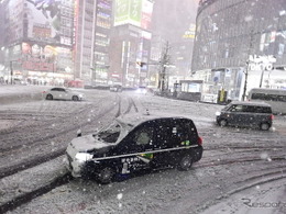 関東甲信で大雪、東名・首都高など「予防的通行止め」実施［新聞ウォッチ］ 画像