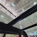 KGモーターズ ミニマルモビリティコンセプト（東京オートサロン2023）。室内から天井を見上げたところ