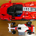 レゴ（R）テクニック フェラーリ Daytona SP3（右）とレゴ（R）アイコン マクラーレン MP4/4 ＆アイルトン・セナ
