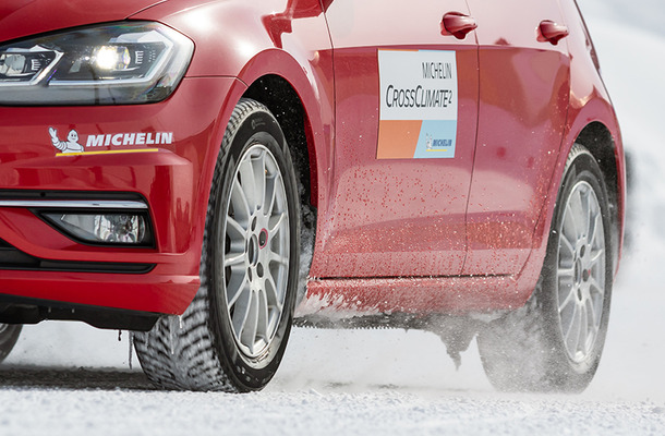急な降雪でも走れる、ミシュランのオールシーズンタイヤ「クロスクライメート」の可能性