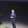『NSX』の発表会で挨拶するホンダの八郷隆弘社長