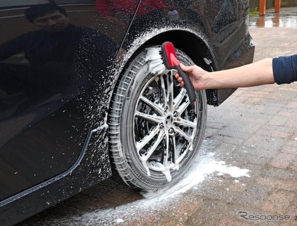 撥水力2倍のカーワックススプレーなど4アイテム…コメリの洗車