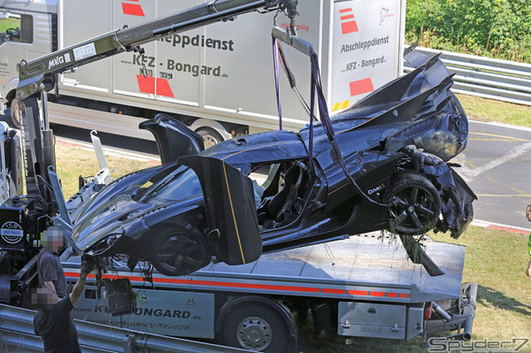 7億円のスーパーカーがニュルで大クラッシュ！ 衝撃の一部始終公開