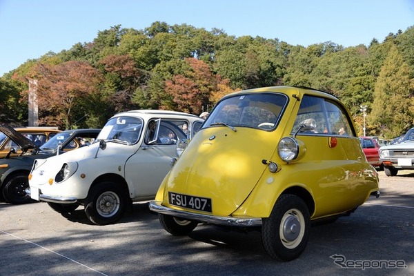 日産サニー スバル 360 ホンダ ライフ マツダ シャンテ スズキ キャリイ 昭和レトロの街に旧車が集結 11枚目の写真 画像 Car Care Plus