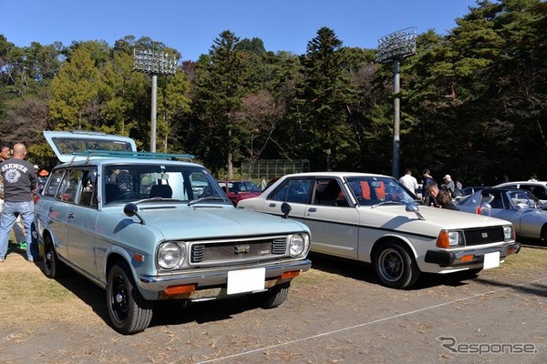 日産サニー スバル 360 ホンダ ライフ マツダ シャンテ スズキ キャリイ 昭和レトロの街に旧車が集結 18枚目の写真 画像 Car Care Plus