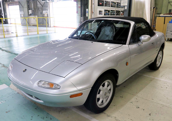 マツダ 初代ロードスター NAレストア6号車 29年前の個体が「新車
