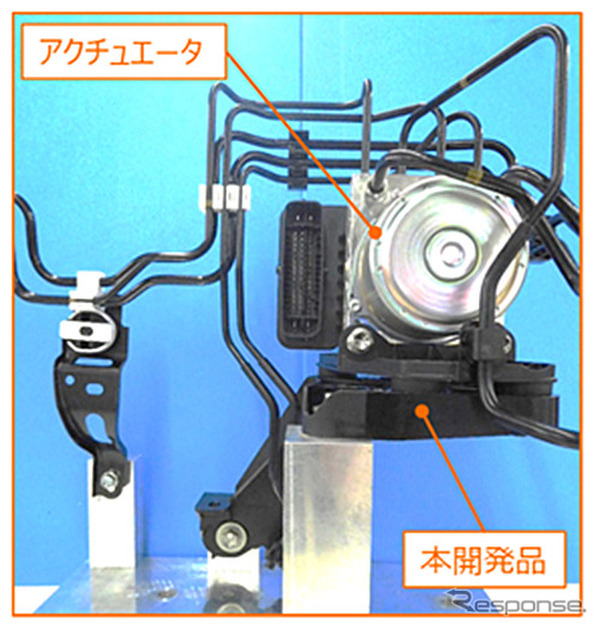 ニフコとトヨタ、日本初の「樹脂製ABSアクチュエーターブラケット」を 