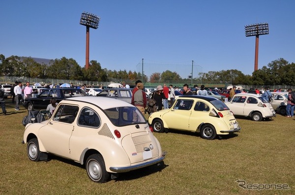 クラシックカーフェスティバルin北本きくまつり 16 芝生のグラウンドに旧車約160台が集結 3枚目の写真 画像 Car Care Plus