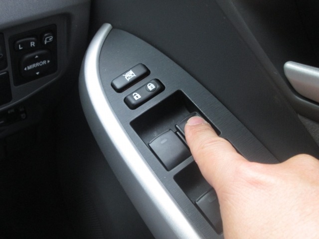 思わぬトコロに落とし穴 気をつけたい パワーウィンドウ 使用上の注意点とは Car Care Plus