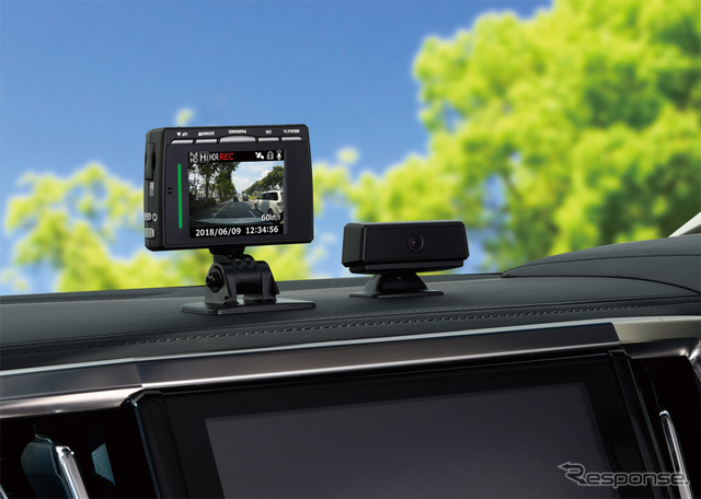 2カメラ”で車内の映像も同時に記録する「高画質ドラレコ」…コムテック 