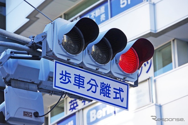 岩貞るみこの人道車医 自動運転技術 の前に 歩車分離信号 をもっと普及させないといけない理由 Car Care Plus