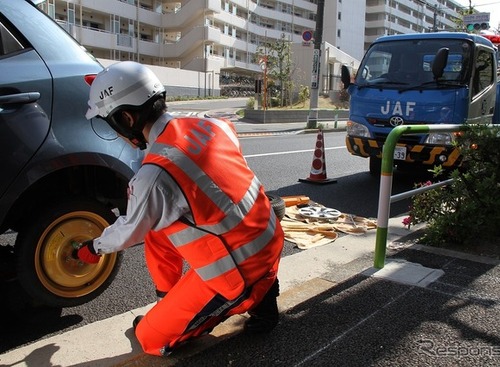 自分で「パンク修理」できますか？　6割強がロードサービスに依頼！ 画像