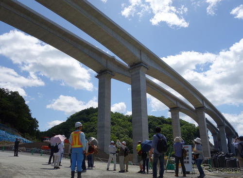 開通前の高速道路本線を歩こう！「新名神高速道路」工事現場見学　3月5日 画像