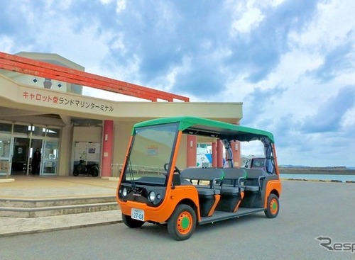 沖縄離島で初、8人乗りの電動カート導入　公共交通のない地域の足に 画像