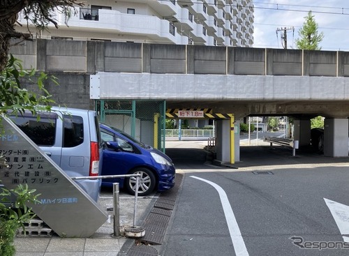 軽ベストセラーは屋根をこする？ 桁下1.8mの低いガード…京浜急行・八丁畷 画像