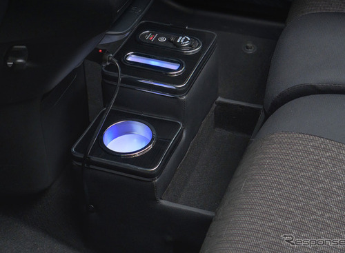日産『デイズ』＆三菱『eKワゴン/eKクロス』を収納上手に、専用LEDコンソールボックスが予約販売開始 画像