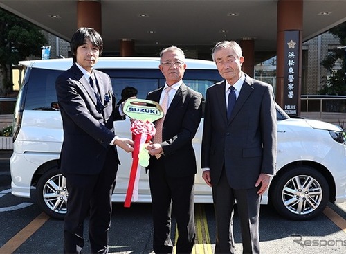 スズキ、静岡県交通安全協会浜松東地区支部に交通安全指導車を寄贈…『ソリオ』ベース 画像