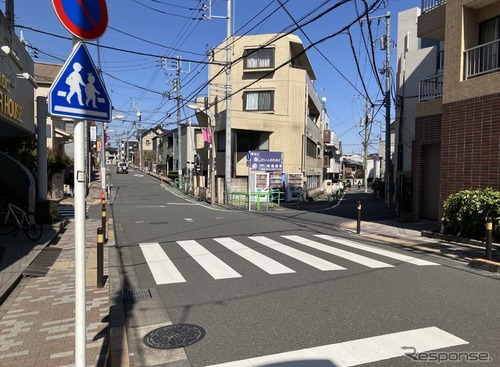 ガードレールが変！ 小竹トライアングル…東京練馬 画像