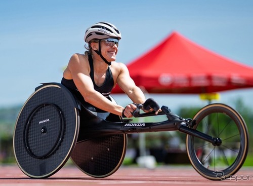 ホンダが支援、車いすレーサーのデブルナー選手が200mで世界記録更新 画像