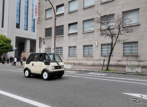 1名乗り超小型EV「mibot」…20代の総合満足度は100%、中国銀行5拠点で実証実験 画像