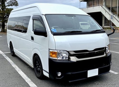 車の黒樹脂パーツが「白くなる原因」とは？　洗車後に差が出るメンテナンス方法 画像