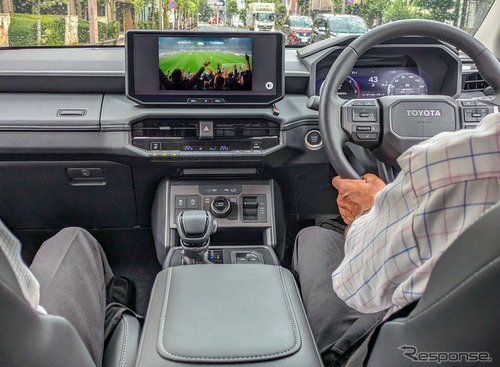 トヨタ・新型『ハイラックス』オーナー注目、走行中でもテレビ視聴したいなら…データシステム「TV-KIT」 画像