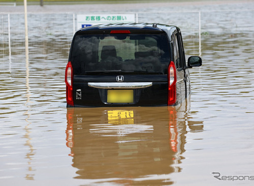 千葉豪雨で水没車両多発、水深60センチで車外“脱出困難”の危険［新聞ウォッチ］ 画像