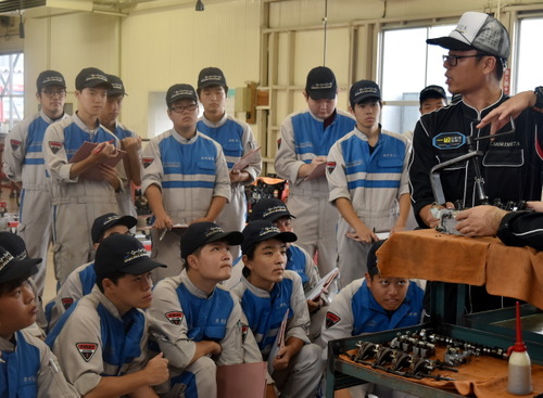 【自動車整備学校の今を追う ～その1～】クルマから離れていく若者たち…教育の現場が語る「今と昔の若者の違い」 画像