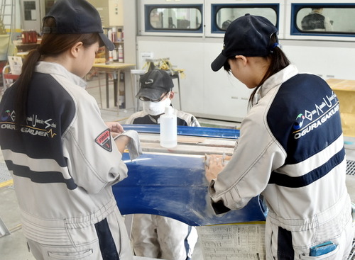 【自動車整備学校の今を追う ～最終回～】これも時代の流れ？ “整備女子”が学校に増える理由 画像