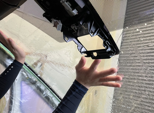 カーディテイリングサービスのコンプライアンス…ウインドウフィルム施工に関わる電子制御装置整備 画像