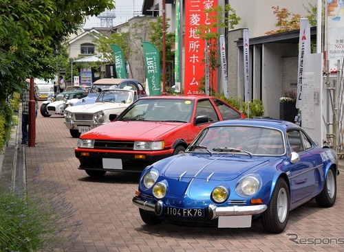 ヒストリックカー16台が、リッチなモデルハウスの前にズラリ…ACJ武蔵野ヒストリカG.P. 画像