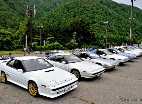 夏でも爽やかなスキー場で趣味車の交流…信州サンデーミーティング 画像