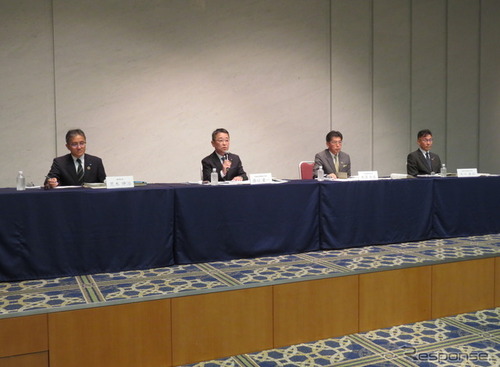 住友ゴム、売り上げ初の1兆円超えも大幅な減益　2022年12月期業績予想 画像