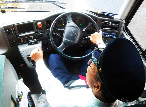 貸切バス運転者にドライブレコーダーを活用した指導・監督を義務付け 画像