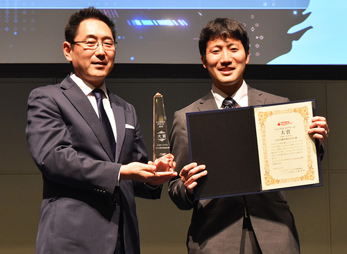 トヨタがダブル受賞！　自動車業界のプロが選ぶ『いいクルマアワード2023』…大賞は6年連続プリウス、特別賞はアルファード 画像