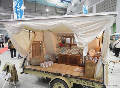 可愛い三角屋根のトレーラー、イーグルバレー「ブラッコム」…東北キャンピングカーショー2023 画像