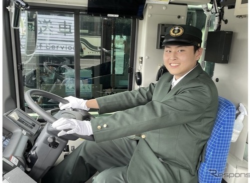19歳の路線バス運転手が京都市に誕生---免許の取得条件が緩和 画像