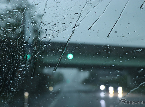 梅雨に負けないクリアな視界！ ガラスの油膜除去から撥水まで 画像