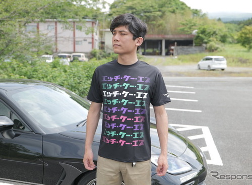 HKSオイルカラーの「KATAKANA BLACK」Tシャツ 画像