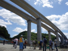 開通前の高速道路本線を歩こう！「新名神高速道路」工事現場見学　3月5日