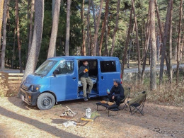 「FOLKWOOD VILLAGE 八ヶ岳」にキャンピングカー常設の車中泊体験プラン登場