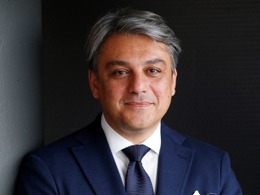 仏ルノー・デメオCEOが退任、異業種の高級ブランドトップに “華麗なる転身”［新聞ウォッチ］