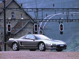 【書籍】ホンダ『NSX』誕生から量産化まで、技術者の視点でたどる 画像