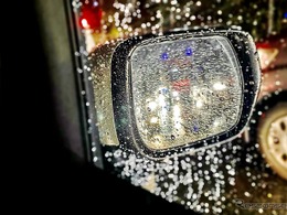 5分でできる雨対策！ 専用撥水剤とフィルムでドアミラーとバックカメラが劇的に見やすい