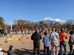 富士山麓でRCカーのアウトドアイベント…タミヤが「BLOCKHEAD MOTORS RC OUTDOOR FES 2025」開催　11月29・30日