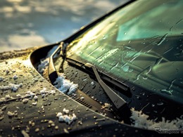 フロントガラスを60秒で解氷、エネルギー消費も95%削減…EV向け解氷技術にビカーの電源モジュール採用