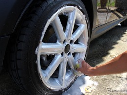 洗車しても締まらない…その原因は足元だった！ 冬の汚れを落として愛車の印象を変える方法