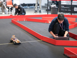 トヨタ・マツダ・SUBARUが支援、自動運転ミニカーバトル決勝レース…5万円以内で最速マシン制作