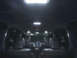 『ノア/ヴォクシー』の車内を簡単調光、80系専用「LEDルームランプ」が販売開始
