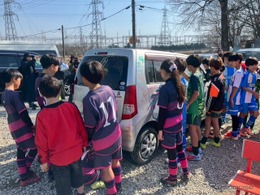 「らくがきカー」実施、廃車軽自動車に子どもが描く体験…スマイルカンパニー